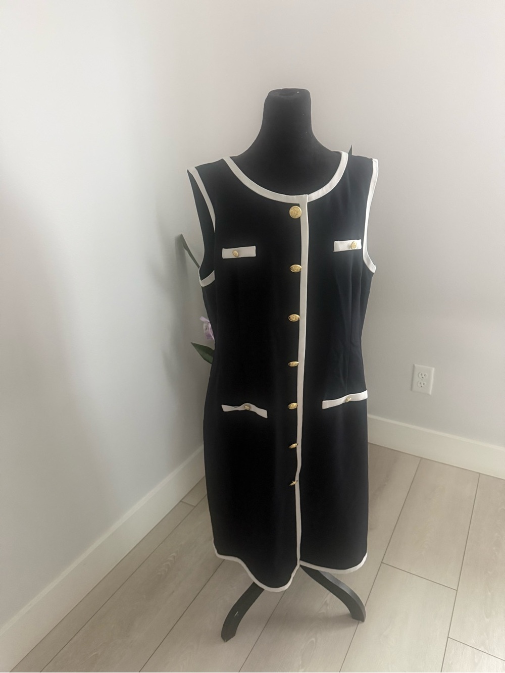 Preston & York Black Sleeveless Shift Dress with White Trim#A2